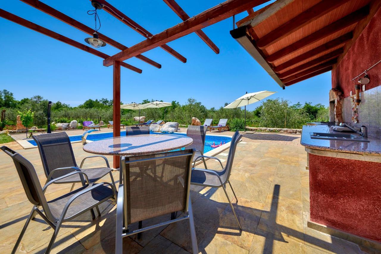 Вилла Relax House Surrounded By Olives And Vineyard Stifanici Экстерьер фото