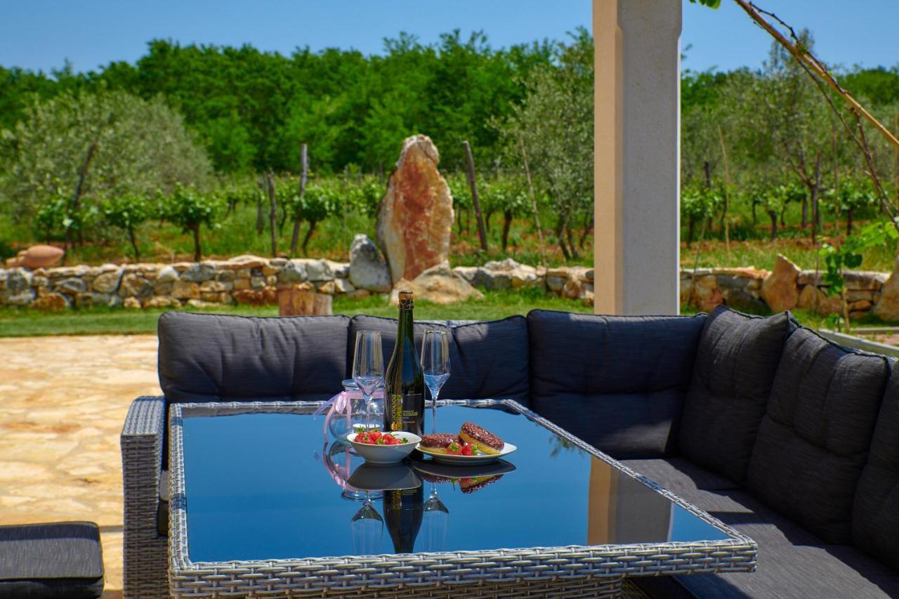 Вилла Relax House Surrounded By Olives And Vineyard Stifanici Экстерьер фото