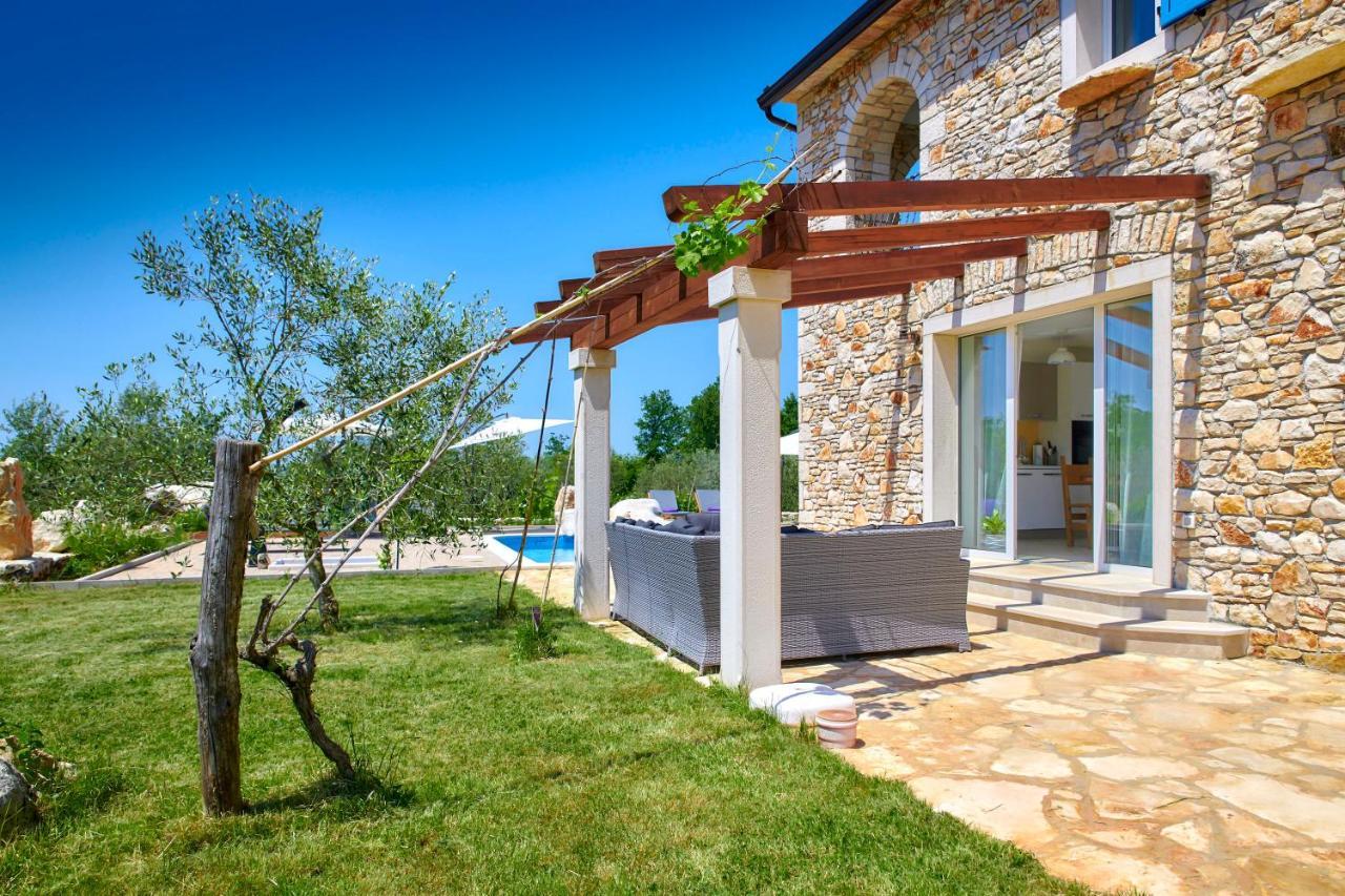 Вилла Relax House Surrounded By Olives And Vineyard Stifanici Экстерьер фото
