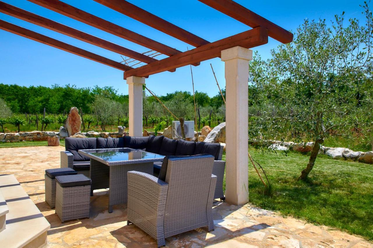 Вилла Relax House Surrounded By Olives And Vineyard Stifanici Экстерьер фото