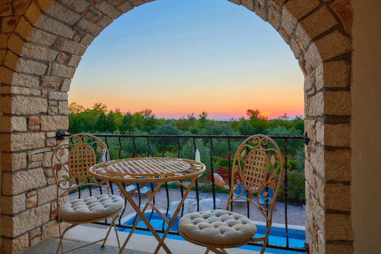 Вилла Relax House Surrounded By Olives And Vineyard Stifanici Экстерьер фото