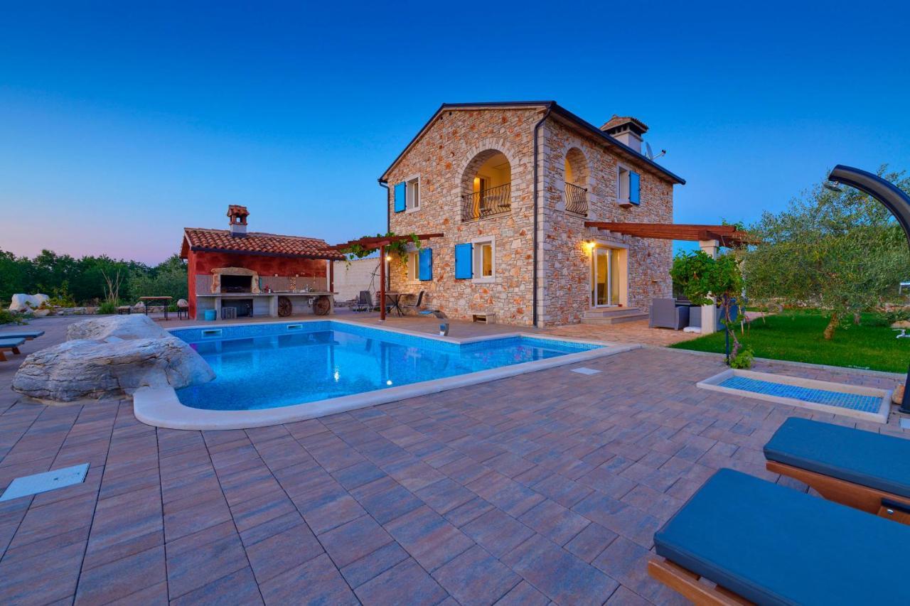Вилла Relax House Surrounded By Olives And Vineyard Stifanici Экстерьер фото